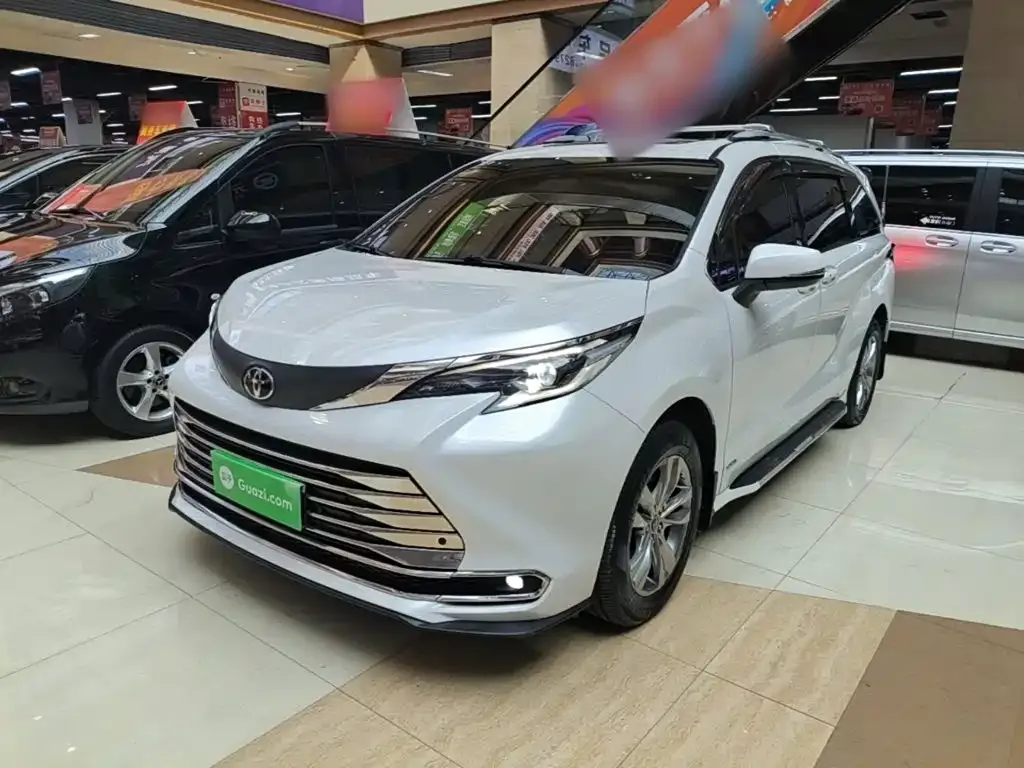 Toyota Sienna — фото 4