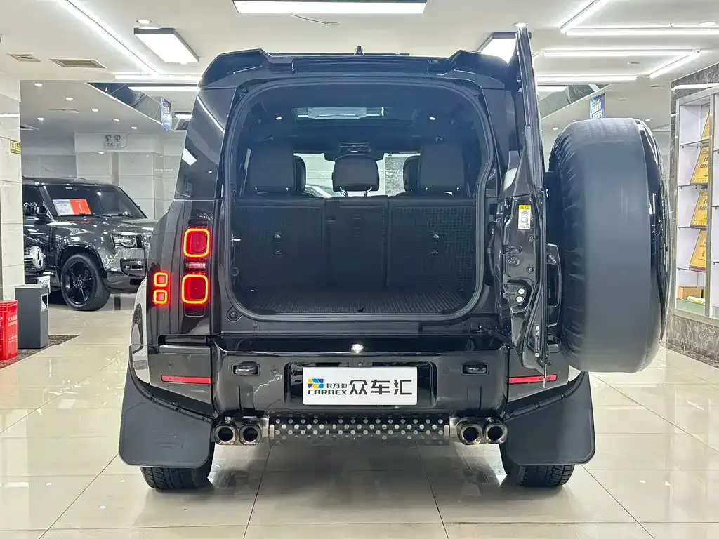 Land Rover Defender — фото 6