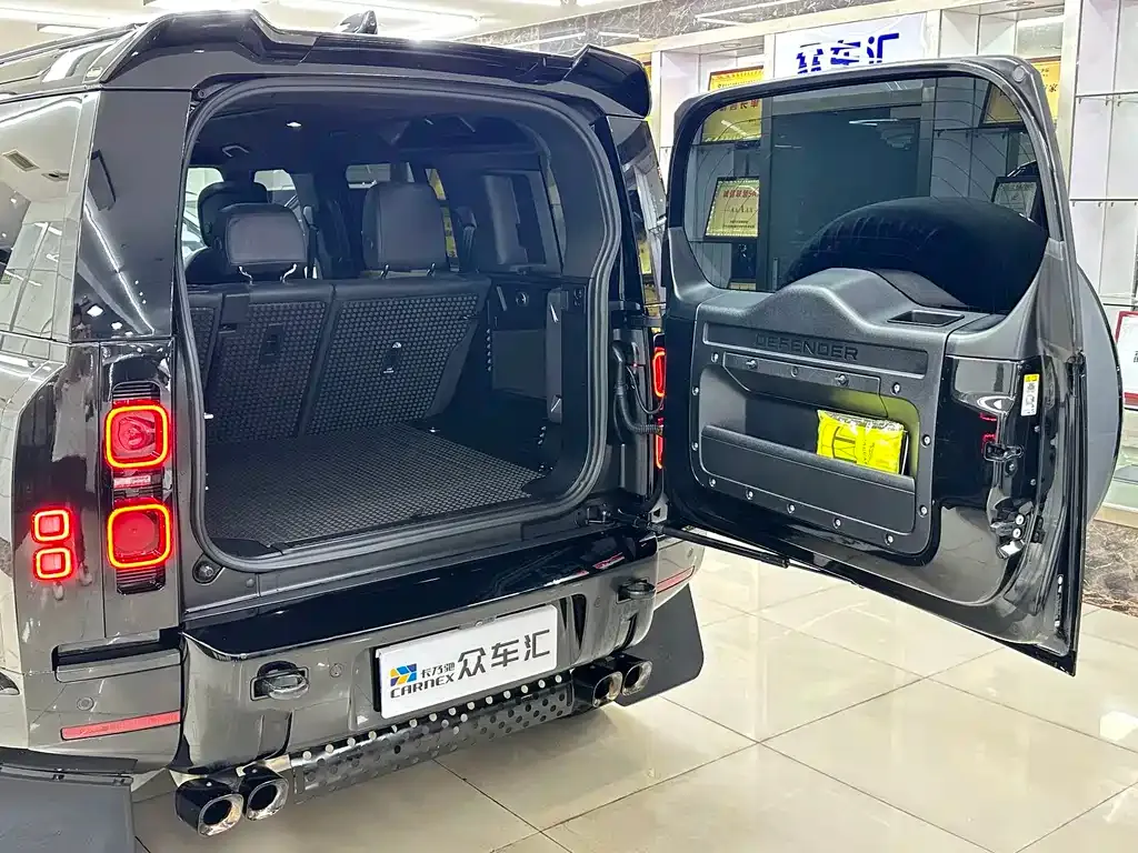 Land Rover Defender — фото 10