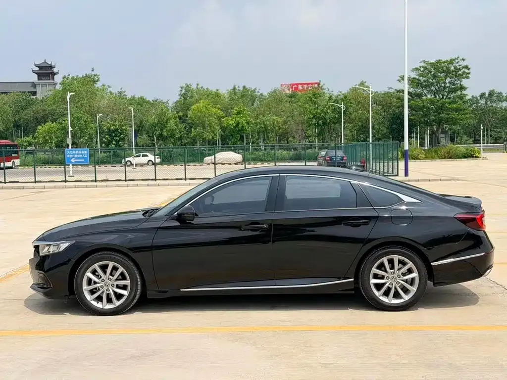 Honda Accord — фото 5