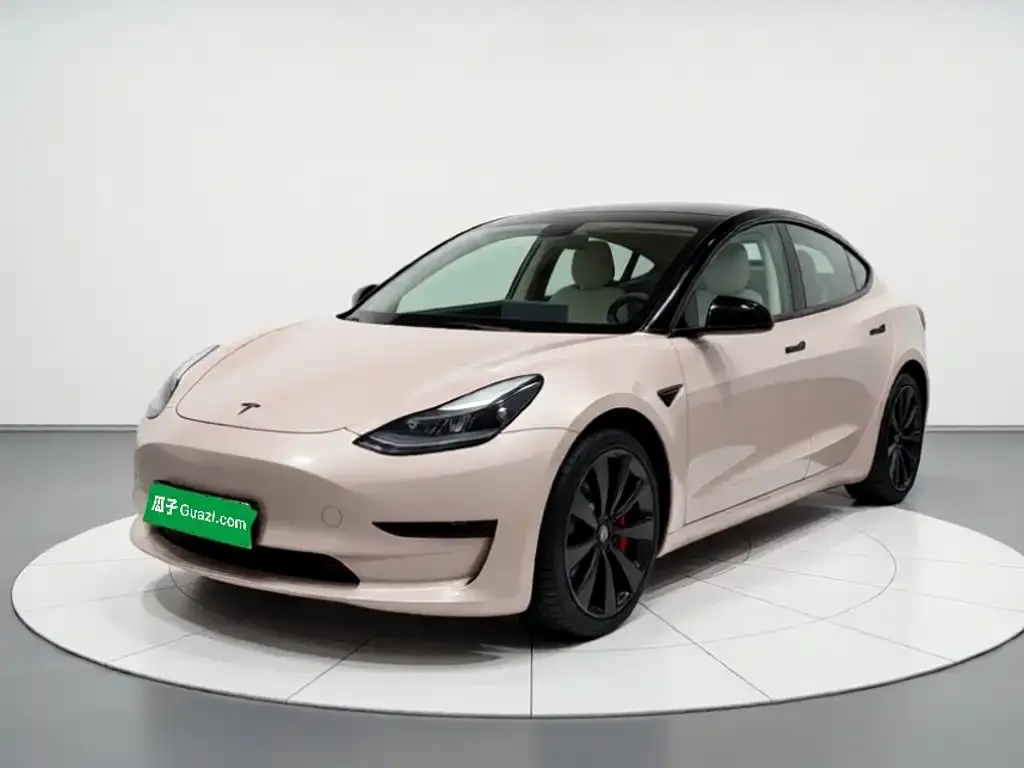 Tesla Model 3 — фото 1