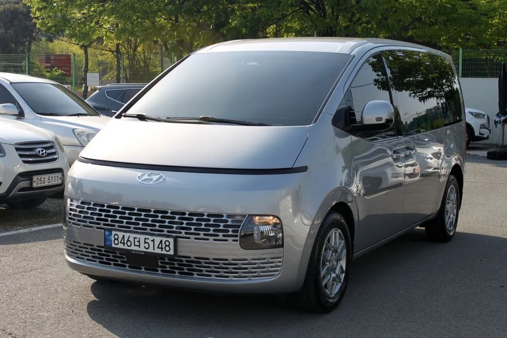 Hyundai Staria — фото 1