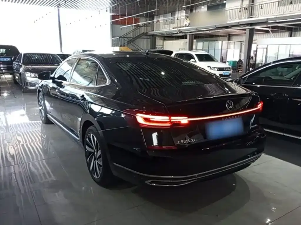 Volkswagen Passat — фото 2