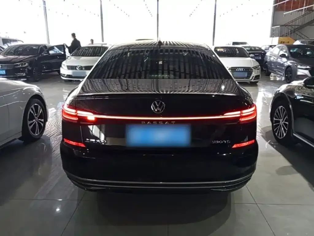 Volkswagen Passat — фото 9