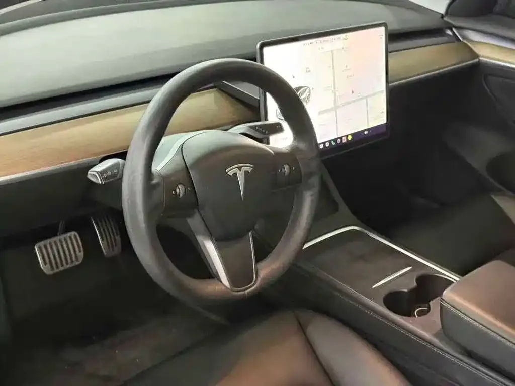 Tesla Model 3 — фото 5