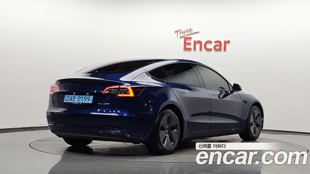 Tesla Model 3 — фото 3