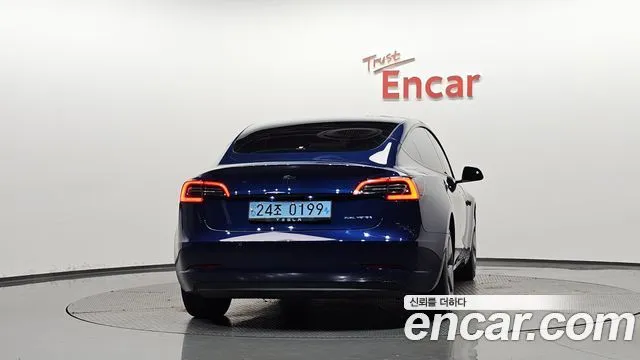 Tesla Model 3 — фото 8