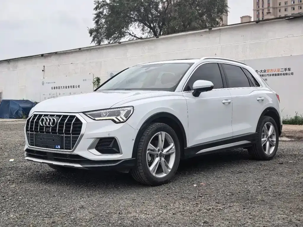 Audi Q3 — фото 1