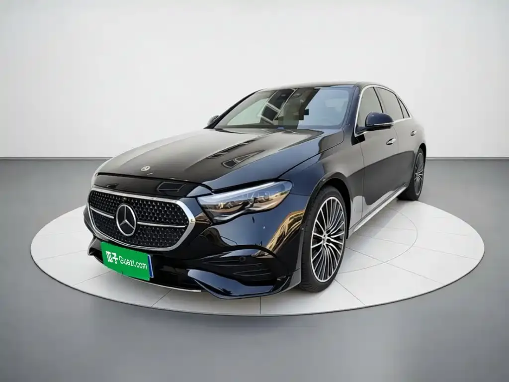 Mercedes-Benz E-Class — фото 1
