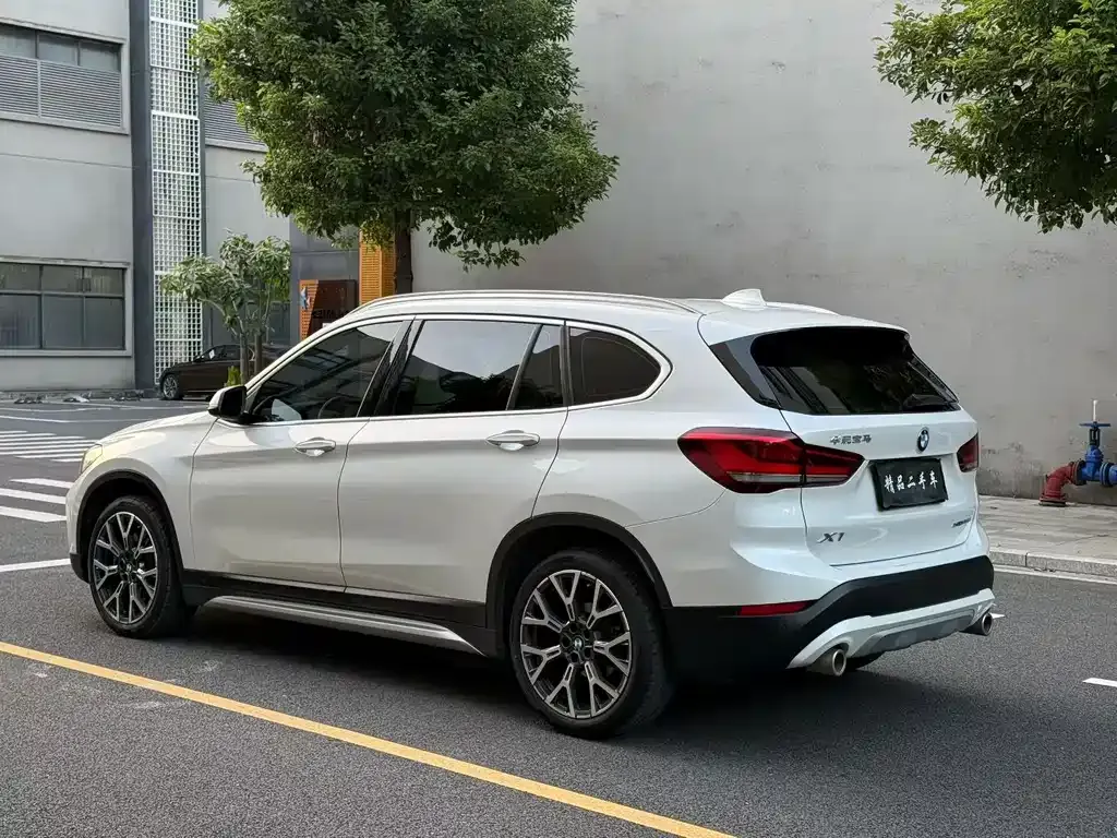 BMW X1 — фото 9