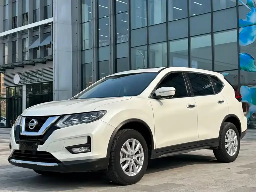 Nissan X-Trail — фото 1