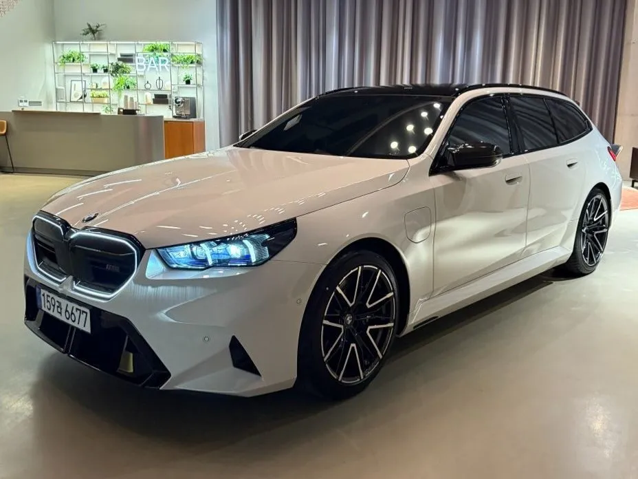 BMW M5 — фото 1