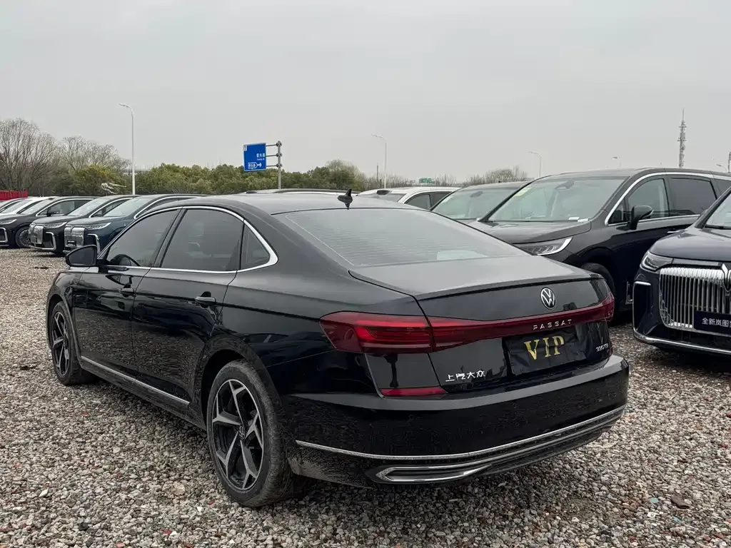 Volkswagen Passat — фото 5