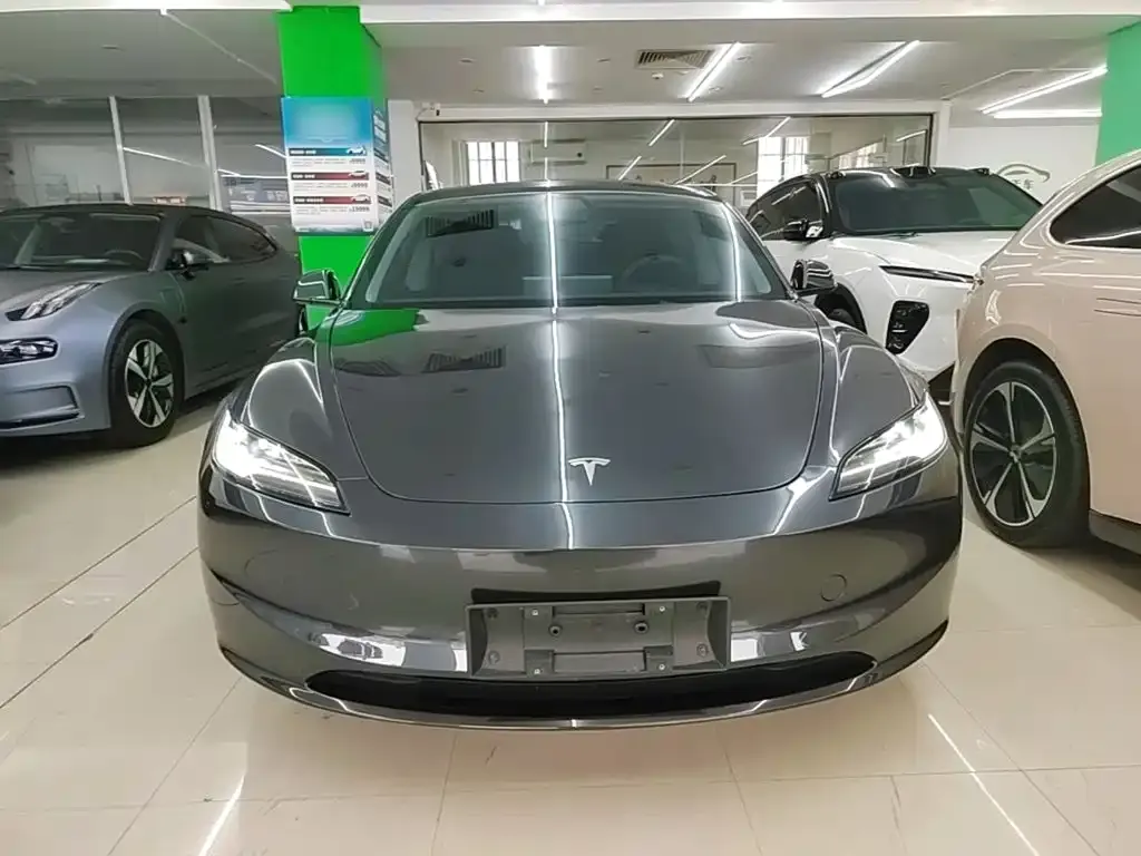 Tesla Model 3 — фото 10