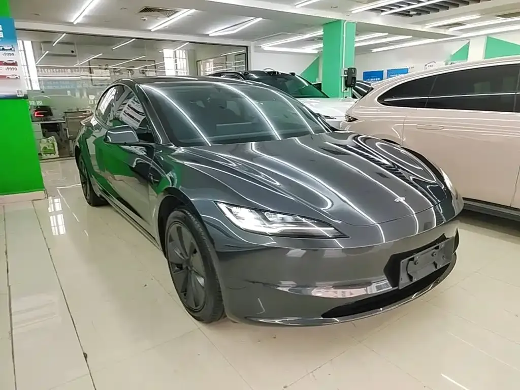 Tesla Model 3 — фото 9