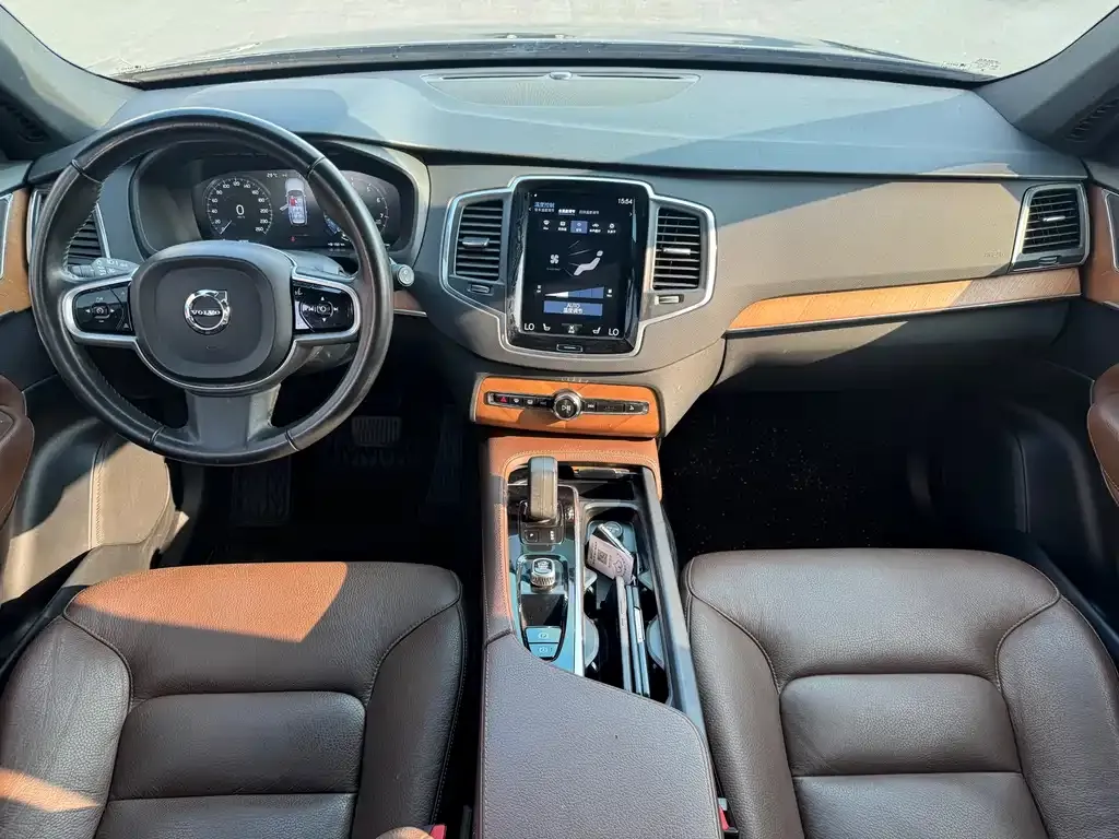 Volvo XC90 — фото 2