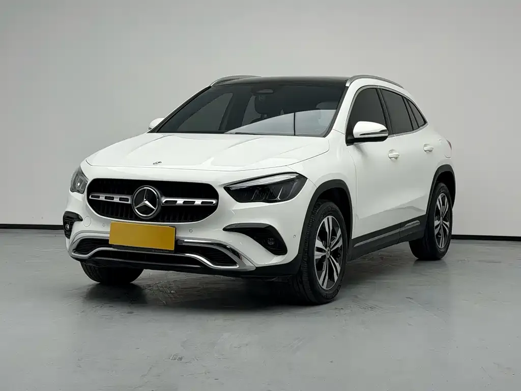 Mercedes-Benz GLA — фото 1