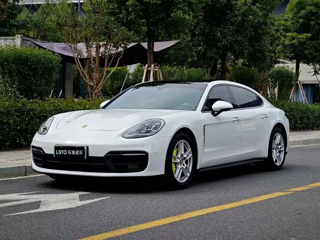 Porsche Panamera Hybrid — фото 1
