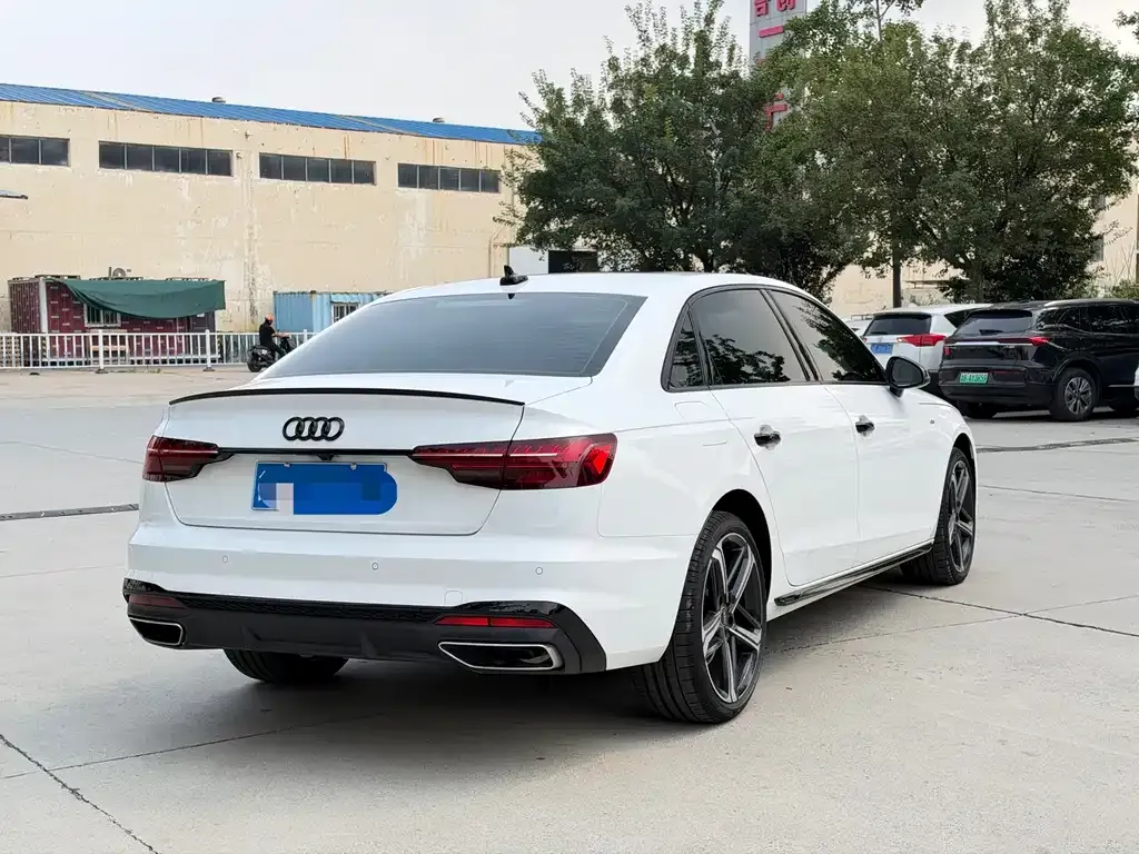 Audi A4L — фото 5