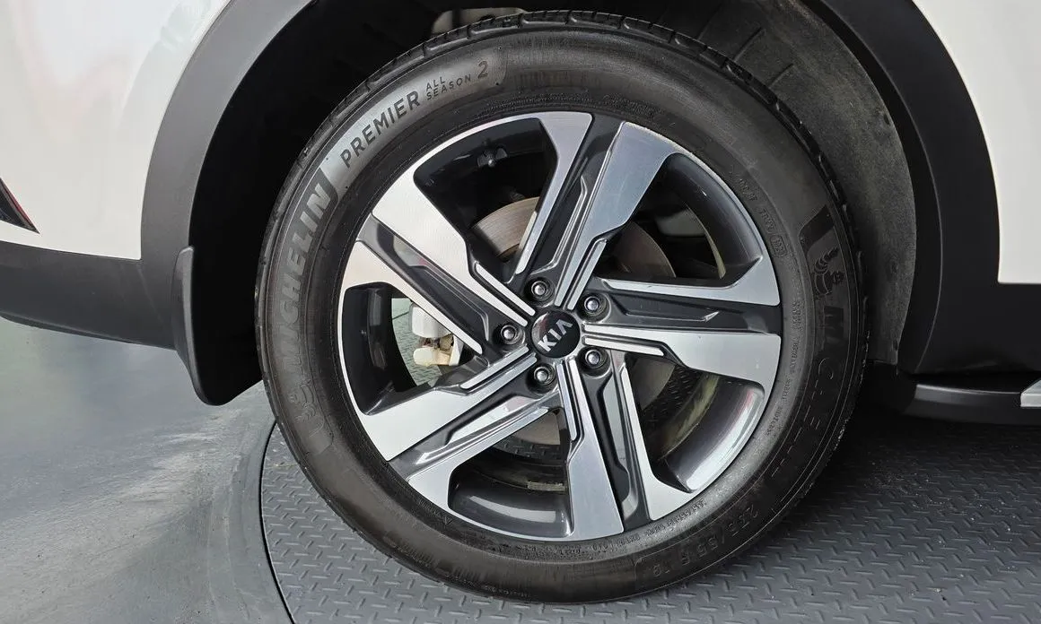 Kia Sorento — фото 6
