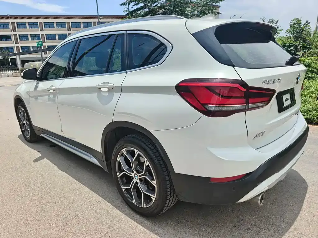 BMW X1 — фото 5