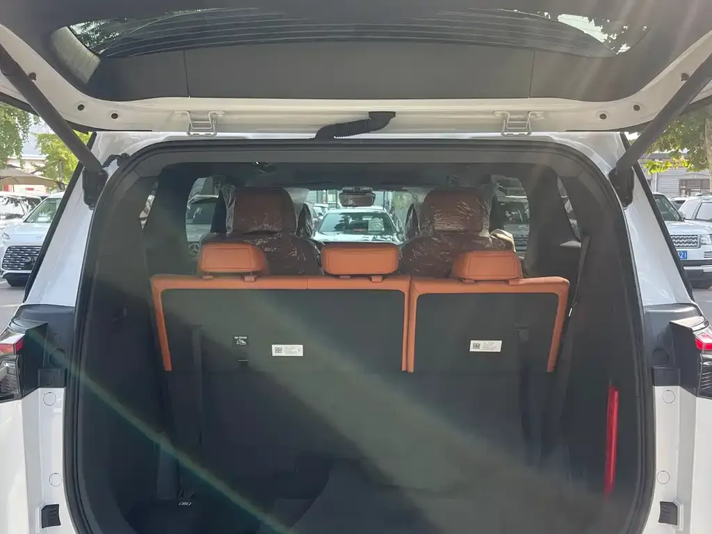 Buick GL8 Hybrid — фото 4
