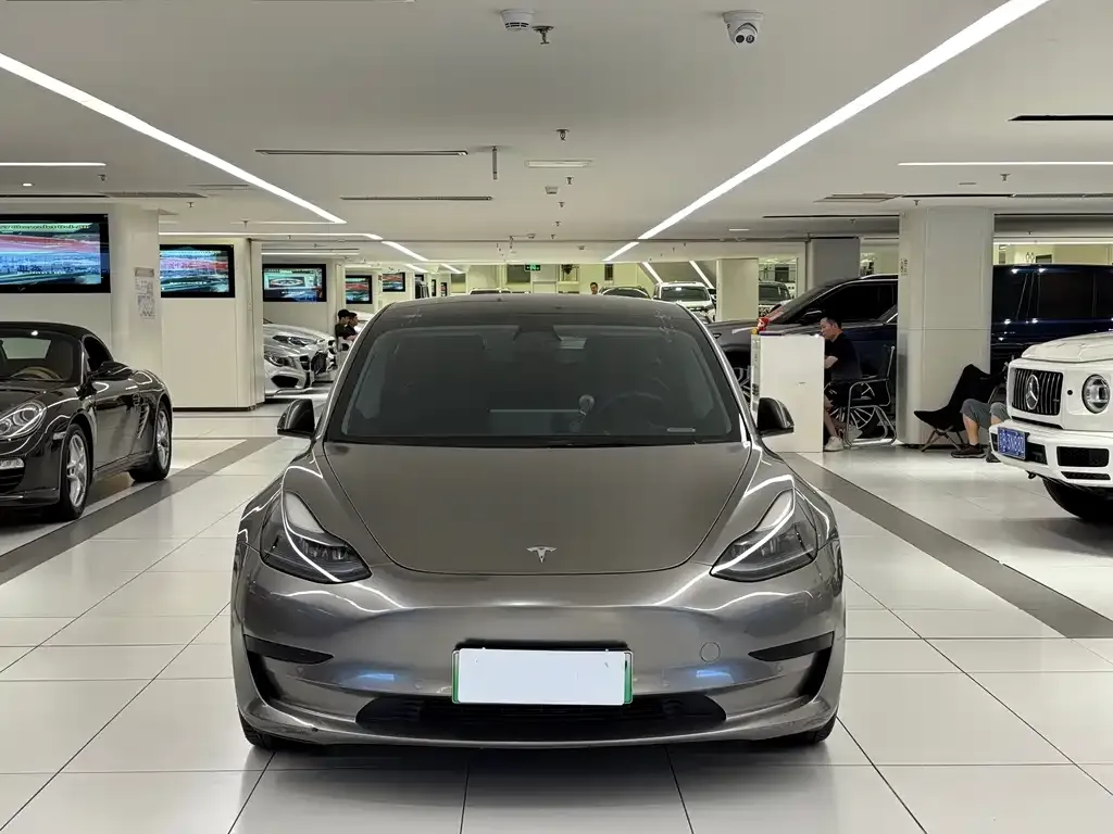 Tesla Model 3 — фото 8