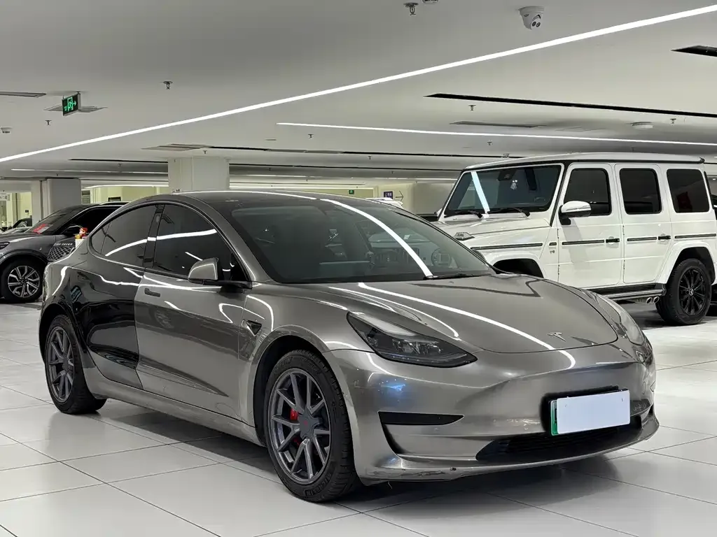 Tesla Model 3 — фото 10
