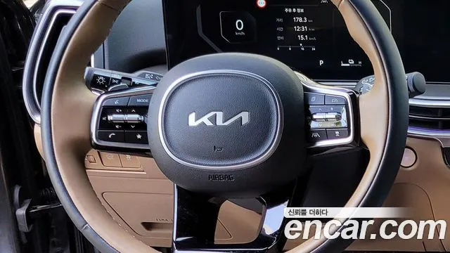 Kia Sorento — фото 8