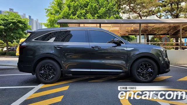 Kia Sorento — фото 7