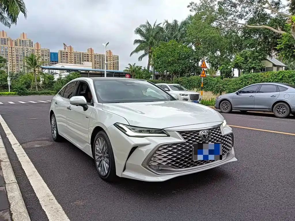 Toyota Avalon — фото 10