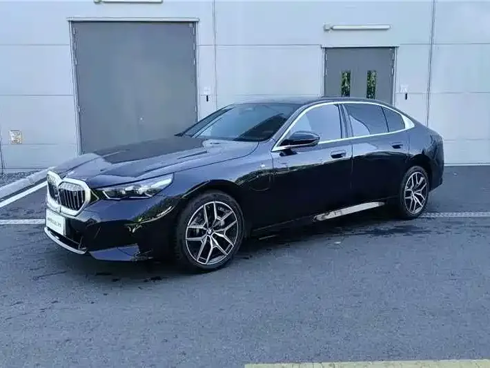 BMW i5 — фото 1