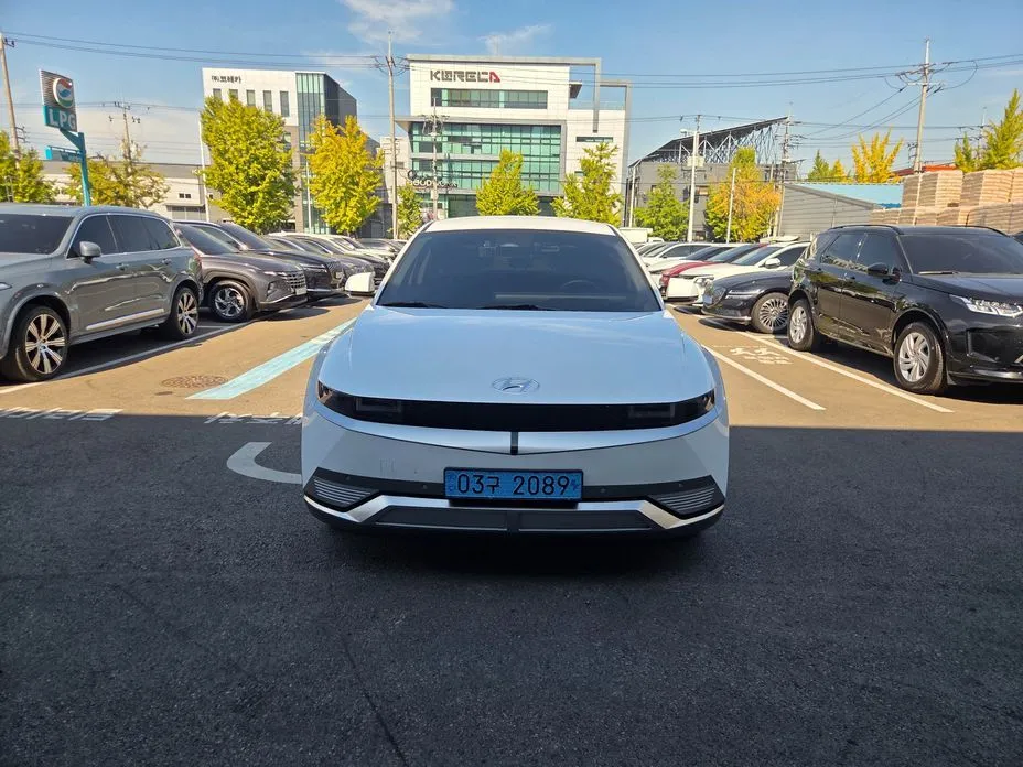 Hyundai Ioniq5 — фото 1