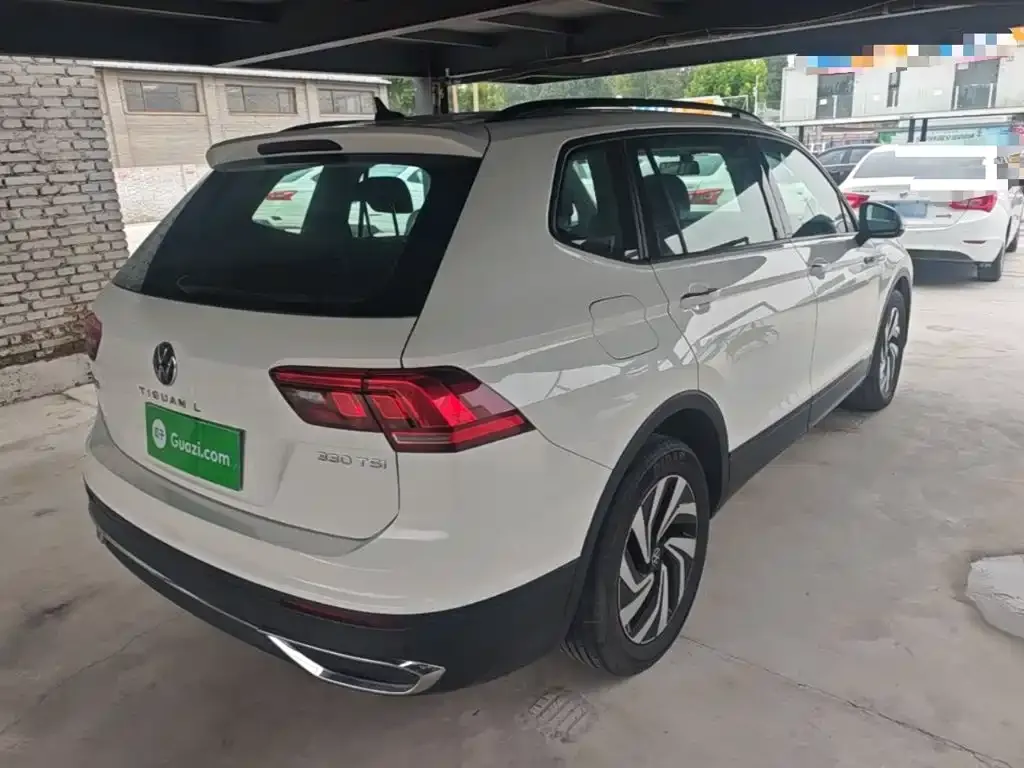 Volkswagen Tiguan L — фото 6