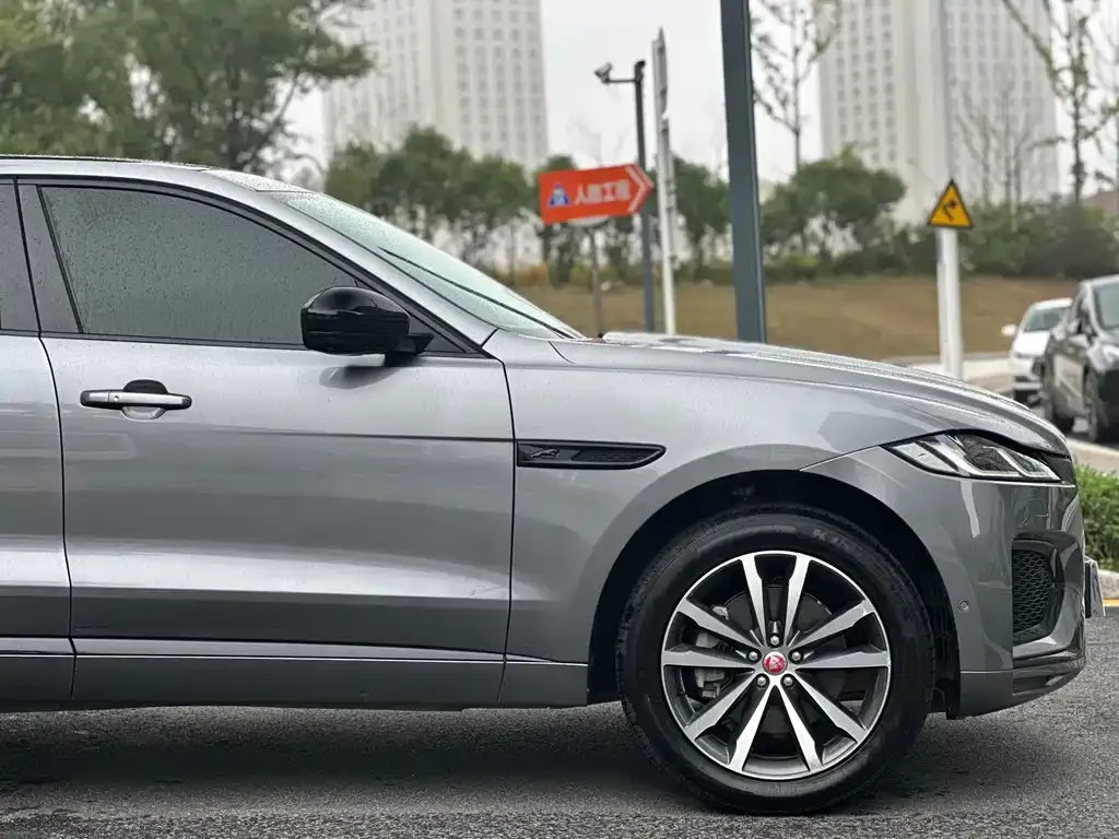 Jaguar F-PACE — фото 5