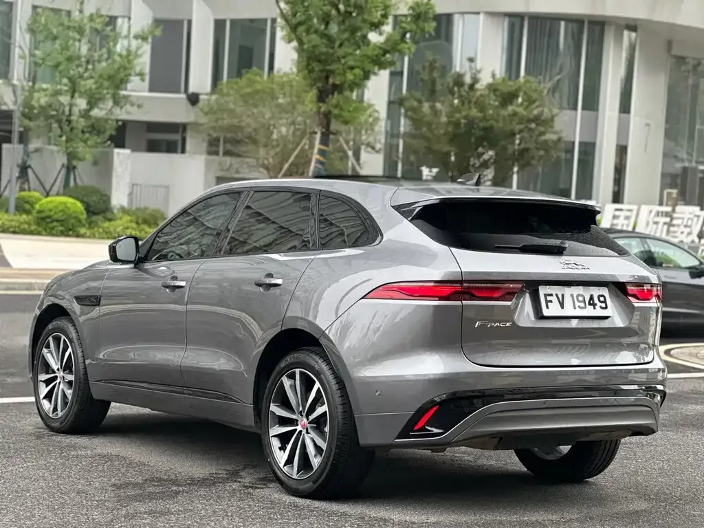 Jaguar F-PACE — фото 8