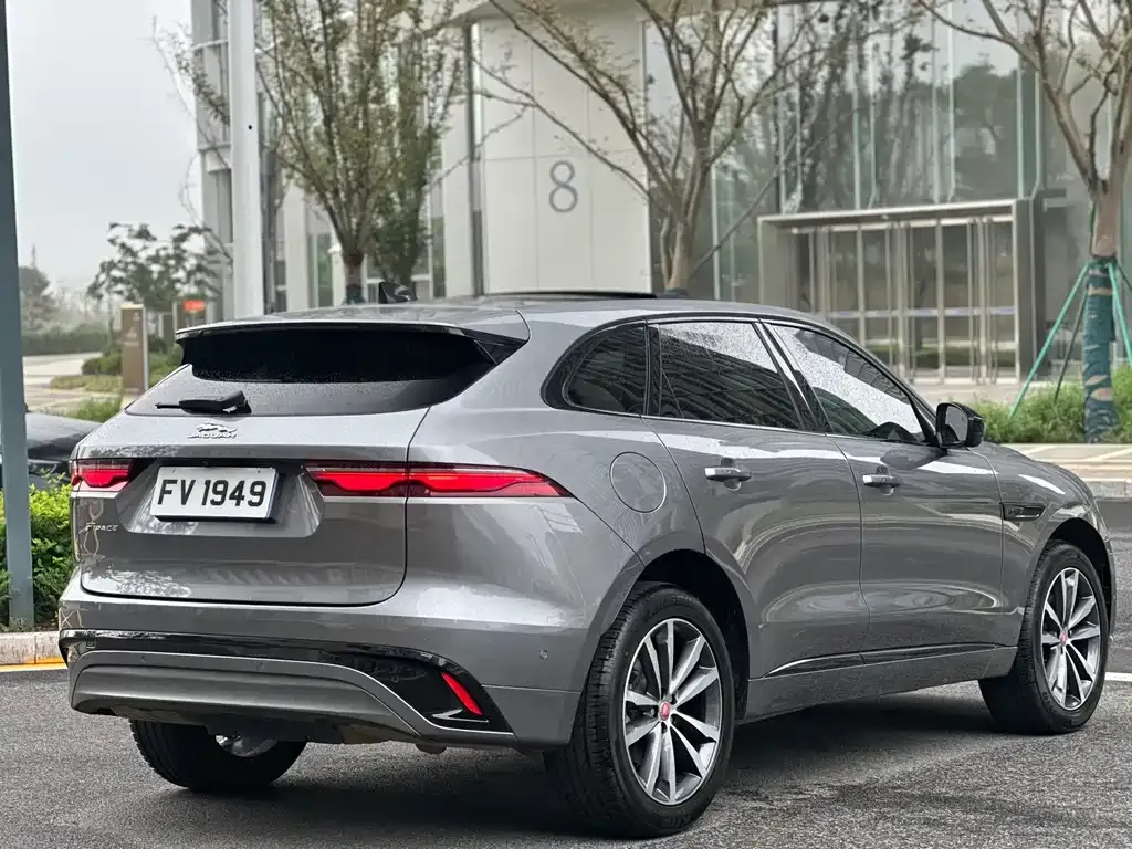 Jaguar F-PACE — фото 9