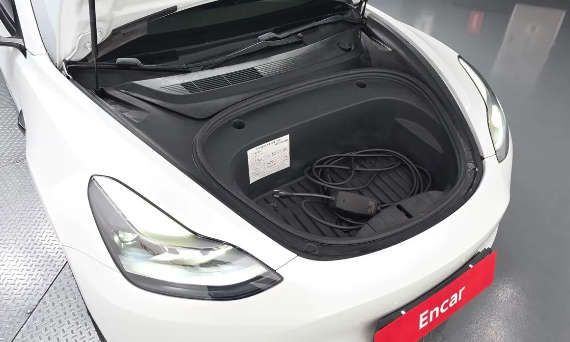 Tesla Model 3 — фото 8