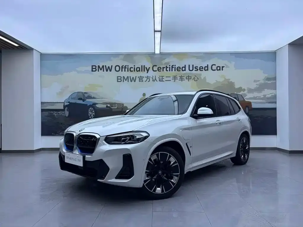 BMW iX3 — фото 1