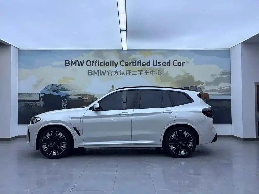 BMW iX3 — фото 4
