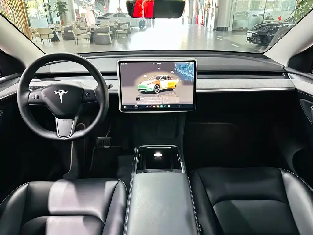 Tesla Model Y — фото 4