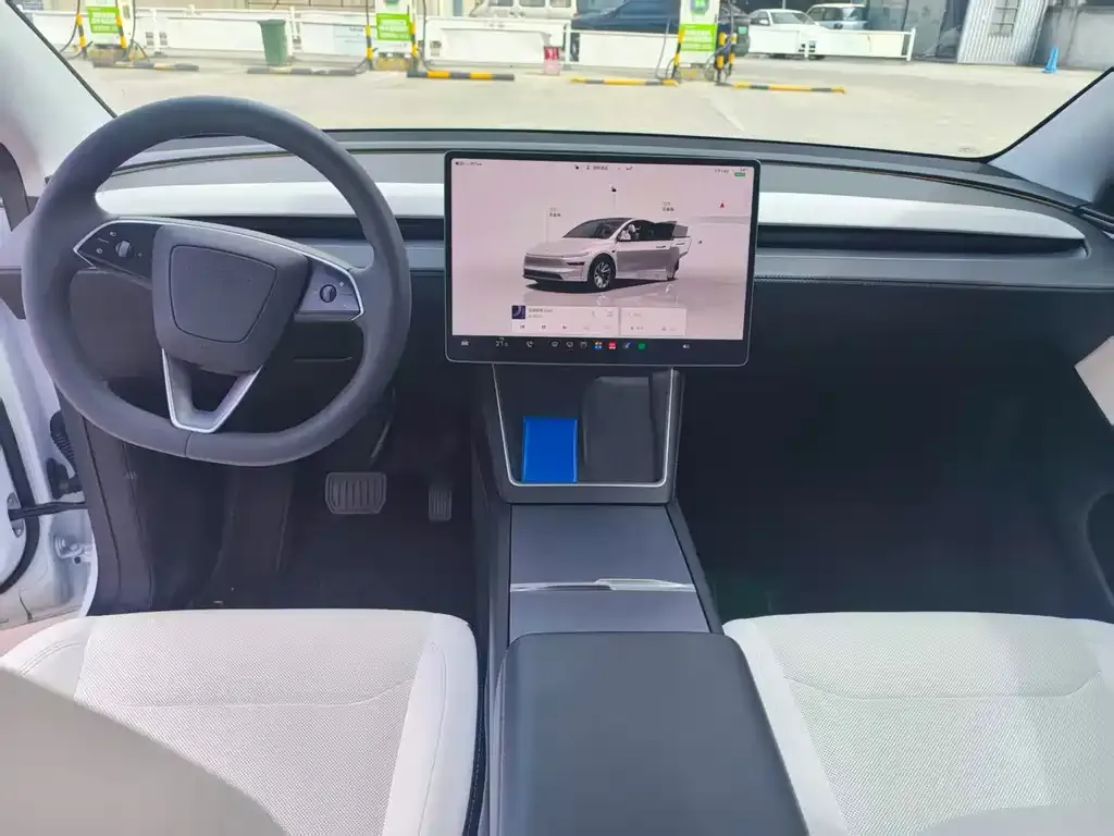 Tesla Model Y — фото 4