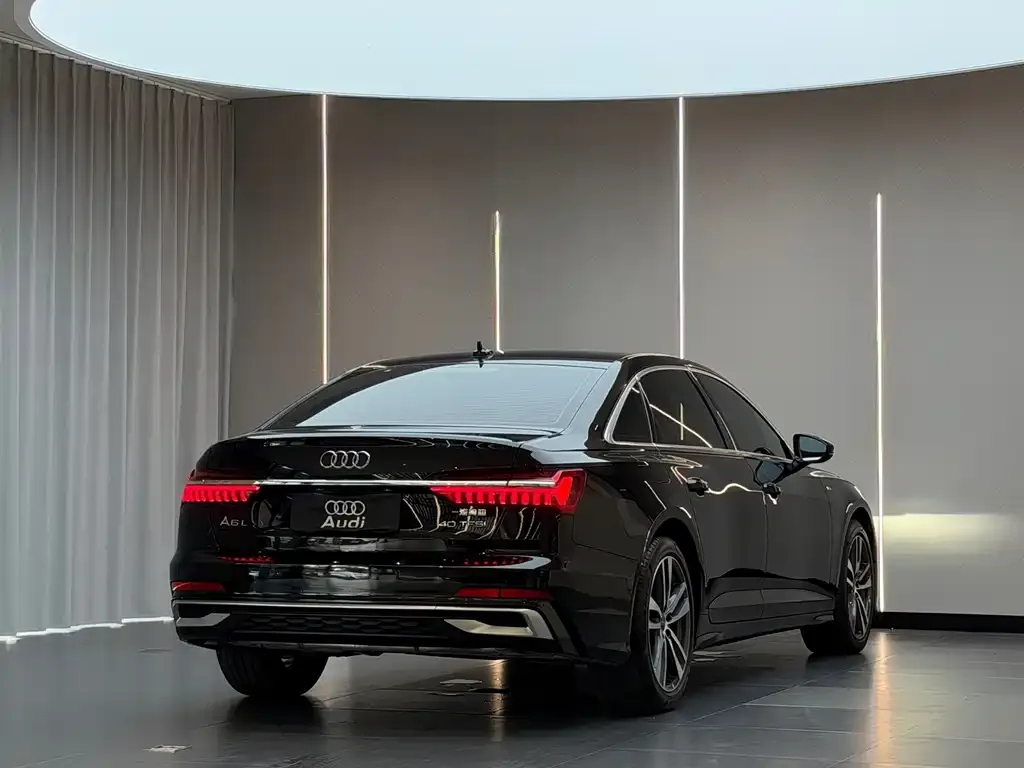 Audi A6L — фото 2