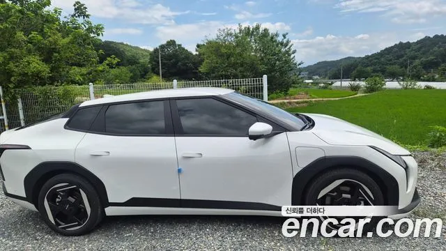 Kia EV4 — фото 4