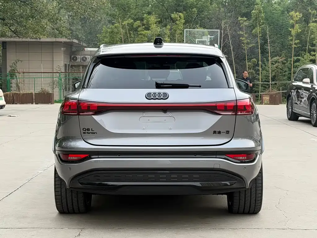 Audi Q6L e-tron — фото 3