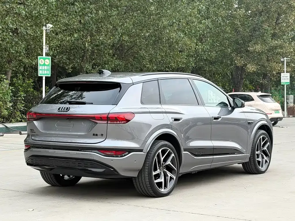 Audi Q6L e-tron — фото 7