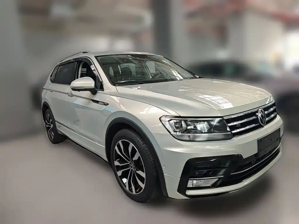 Volkswagen Tiguan L — фото 6