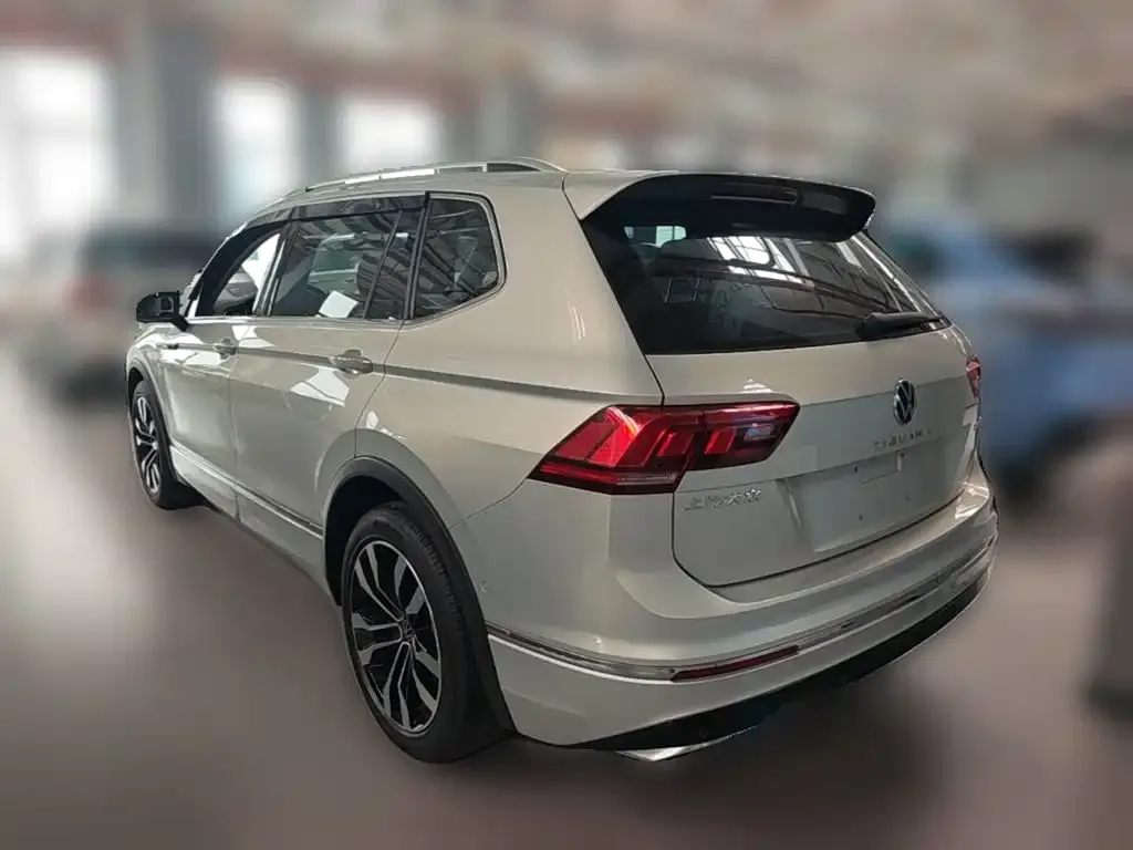 Volkswagen Tiguan L — фото 5