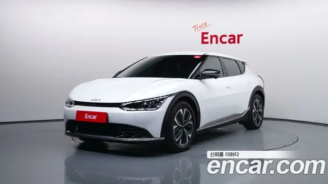 Kia EV6 — фото 1