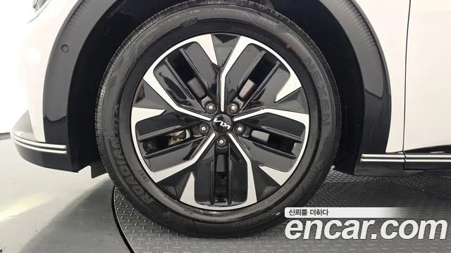 Kia EV6 — фото 7